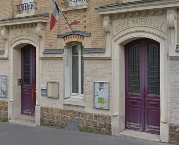 Bureaux de vote n° 54 et n° 55 au 27 rue Olivier de Serres 75015 Paris © DR