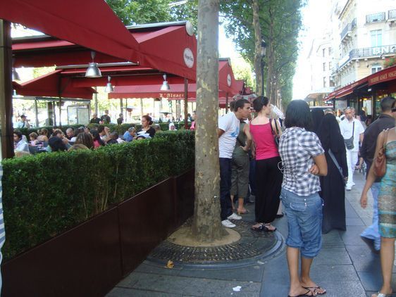 TVA à 5.5 : prix du café (re)serrés sur les Champs
