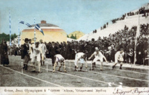Échauffement pour les 100m de course à pied aux Jeux Olympiques, autochrome, à Athènes (Grèce), 1896 par Docpix sous licence Creative commons