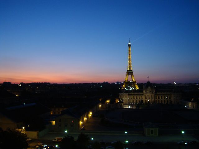 La Tour Eiffel vue de l'UNESCO dans le 7e arrondissement