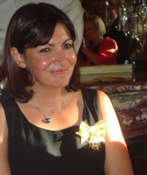 Anne Hidalgo décorée de l'Ordre de Isabelle la Catholique à Paris le 13 juillet 2010 © VD / PT. Anne Hidalgo décorée de l'Ordre de Isabelle la Catholique à Paris le 13 juillet 2010 © VD / PT.