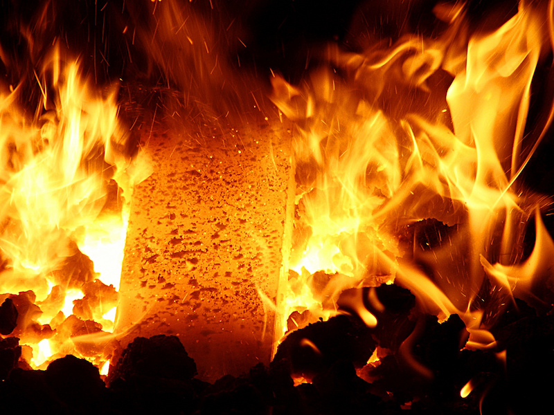 Barre de fer en feu © zigazou
