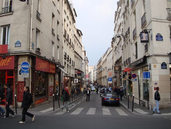 Le quartier Saint André des Arts, un ghetto des loisirs selon une habitante, aurait connu 2 agressions en 4 mois