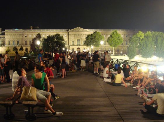 Lire l'article du 20 août 2009 sur la situation sur le Pont des Arts Lire l'article du 20 août 2009 sur la situation sur le Pont des Arts