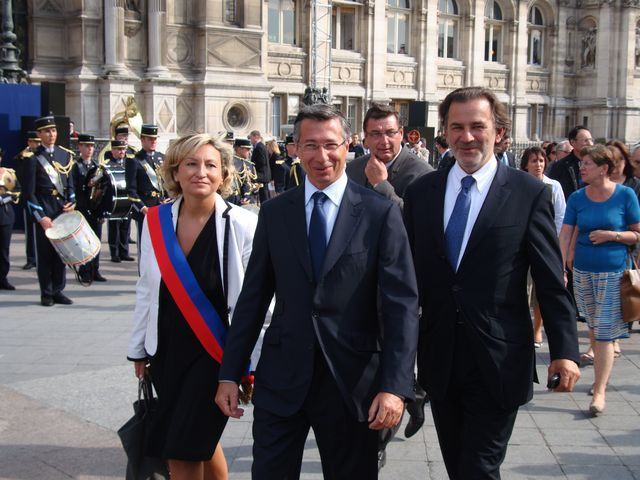 A droite : Jean-François Legaret lors de la commémoration de la Libération de Paris avec Jérome Dubus au Centre et Roxane Decorte à gauche le 25 août 2009