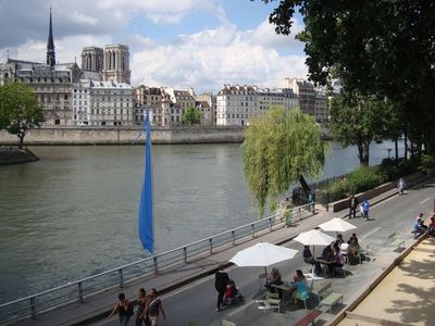 L'opération Paris Plage utilise les voies de circulation un mois sur douze