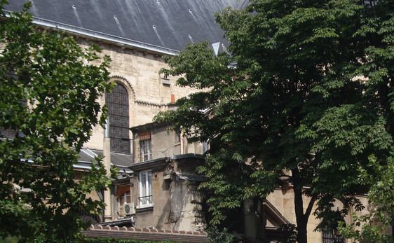 La façade de l'Eglise Saint-Germain-des-Prés côté boulevard Saint-Germain