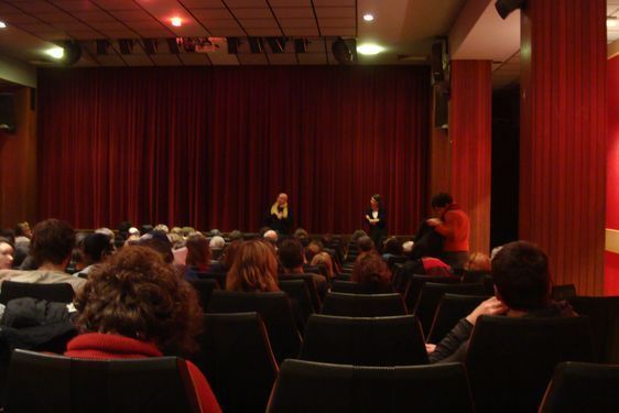 Projection-débat à la salle Jean Dame dans le 2e arrondissement.