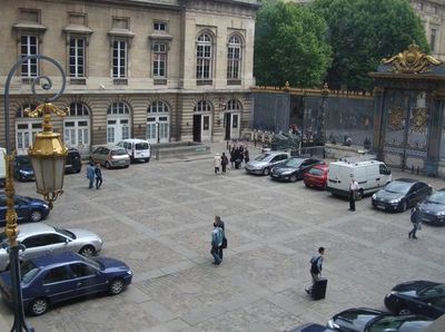 La grande cour du Palais de Justice de Paris.