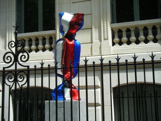 Sculptures JENKELL en plein coeur de Paris - Photo : Louise Wessier.
