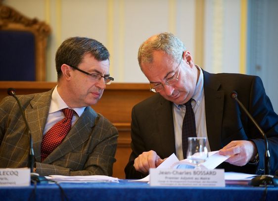 Jean-Pierre Lecoq et Jean-Charles Bossard lors du conseil du 6e arrondissement le 3 mai 2011. Photo : Stan - Sniperpress.com