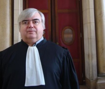 Maître Gérard Ducrey, Avocat au Barreau de Paris, au Palais de Justice de Paris - Photo : VD. Maître Gérard Ducrey, Avocat au Barreau de Paris, au Palais de Justice de Paris - Photo : VD.