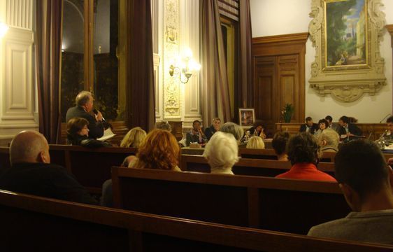 Session de questions-réponses à l'issue du conseil du 4e arrondissement le 10 octobre 2011 - Photo : VD.