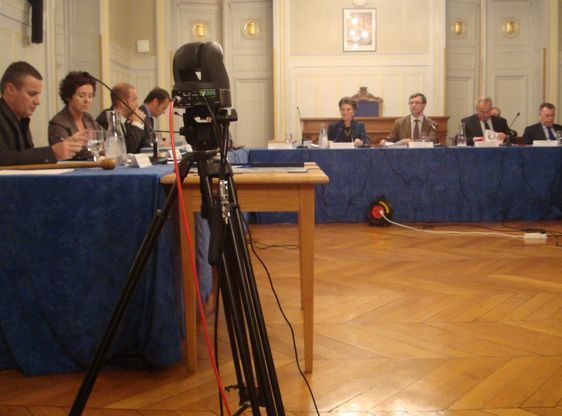 Le conseil du 6e arrondissement le 8 novembre 2011. Photo : VD.