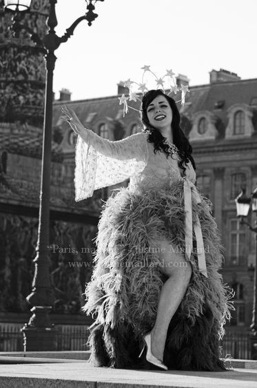 Marraine du projet "Paris, ma jolie", Miss Anne Thropy sera présente à la soirée Crazy Christmas !