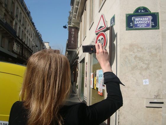 Affichage sauvage à Paris - Photo : VD.