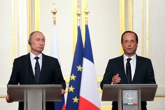 Rencontre du Président de la République François Hollande avec Vladimir Poutine, Président de la Fédération de Russie le 1er juin 2012 © Présidence de la République.