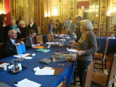 Fin du conseil du 7e arrondissement le 2 mai 2012 - Photo VD.