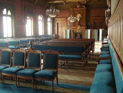 La salle des mariages avant sa transformation en salle du conseil d'arrondissement Photo : VD.