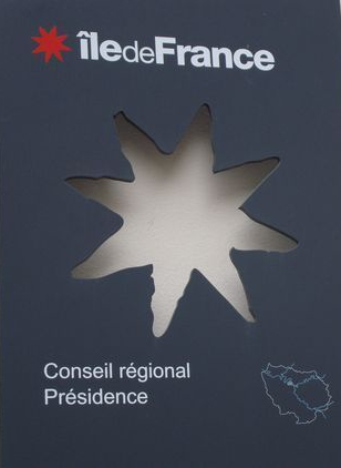 L'étoile à 8 branches symbolisant les 8 départements formant le conseil régional d'Ile-de-France (c) Photo : VD.