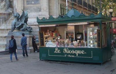 Le Kiosque Saint-Michel côté face Photo : VD. Le Kiosque Saint-Michel côté face Photo : VD.