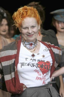 V.Westwood, 'Active Resistance' SS 2006, Paris©Guy Marineau V.Westwood, 'Active Resistance' SS 2006, Paris©Guy Marineau