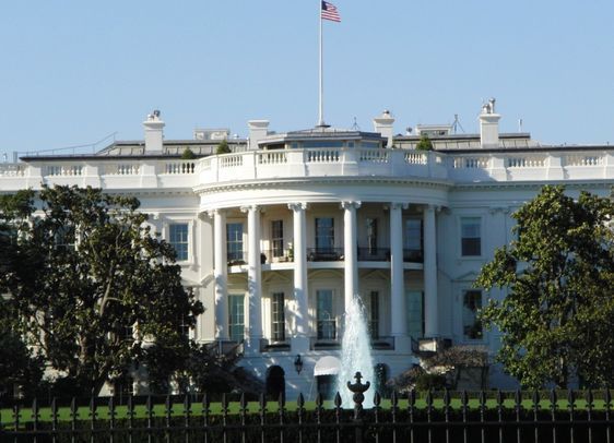 A Washington, la Maison Blanche est une reproduction, agrandie 7 fois, de l'Hôtel de Salm devenu propriété de l'Ordre national de la Légion d'honneur, dans le 7e arrondissement de Paris (c) Photo : RD / Paris Tribune. A Washington, la Maison Blanche est une reproduction, agrandie 7 fois, de l'Hôtel de Salm devenu propriété de l'Ordre national de la Légion d'honneur, dans le 7e arrondissement de Paris (c) Photo : RD / Paris Tribune.