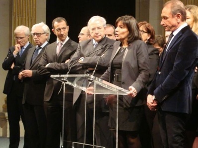 Bertrand Delanoë, pendant le discours de la Première Adjointe Anne Hidalgo, actuellement candidate à la Mairie de Paris en 2014 et future candidate à la candidature ? Bertrand Delanoë, pendant le discours de la Première Adjointe Anne Hidalgo, actuellement candidate à la Mairie de Paris en 2014 et future candidate à la candidature ?