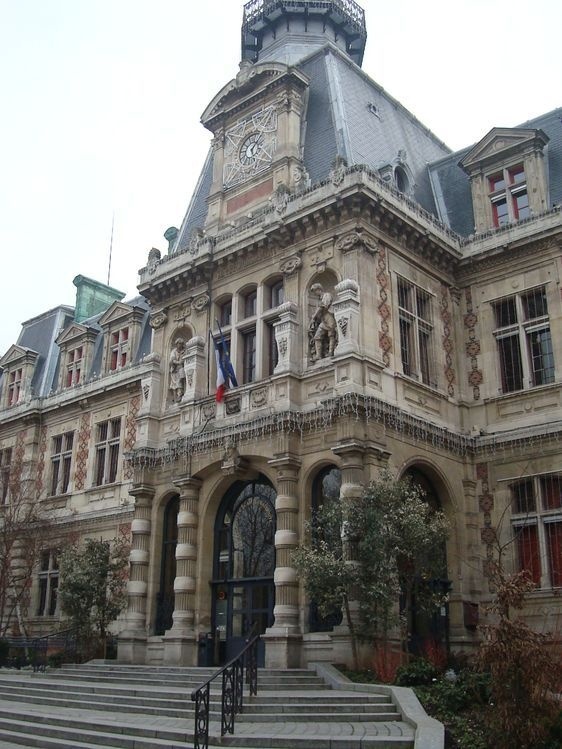 Mairie du XIIe arrondissement. Mairie du XIIe arrondissement.