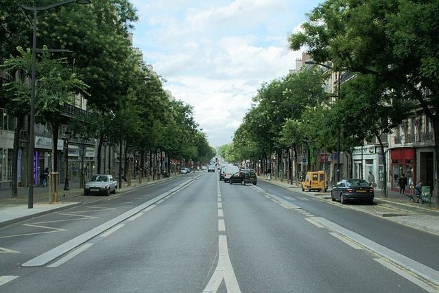 Le boulevard de Magenta délimite le IXe et le Xe arrondissement. Long de 1920 mètres et large de 30 mètres - Crédit photo : Vue du boulevard de Magenta / Coyau.