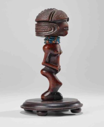 Feminine figure, Lwena Tschokwé, Angola, 19th century, wood, copper alloy, glass pearls, 15cm high, donated by Marc Ladreit de Lacharrière © musée du Quay Branly - Jacques Chirac, photo Pauline Guyon. Feminine figure, Lwena Tschokwé, Angola, 19th century, wood, copper alloy, glass pearls, 15cm high, donated by Marc Ladreit de Lacharrière © musée du Quay Branly - Jacques Chirac, photo Pauline Guyon.