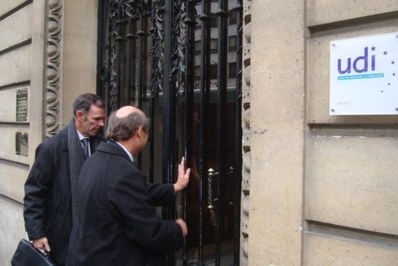Yves Pozzo di Borgo et Eric Hélard entrant au siège de l'UDI dans le VIIe arrondissement.