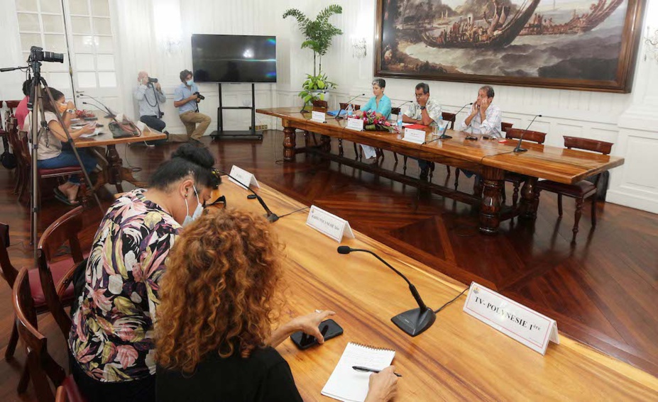 Edouard Fritch président-maire de la Polynésie française - Conférence de presse à Tahiti le 24 juin 2021 sur la table ronde sur les conséquences des essais nucléaires en Polynésie française - photo service de communication de la présidence.