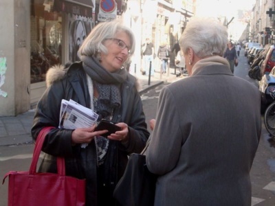 Dominique Baud sur le marché rue de Buci - Photo : VD. Dominique Baud sur le marché rue de Buci - Photo : VD.