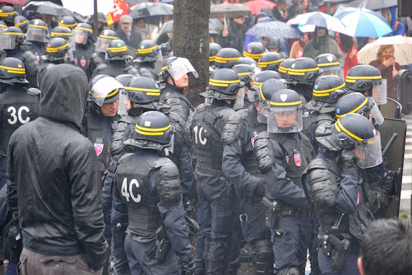 Les CRS à pied d'oeuvre lors des manifestations anti Loi Travail à Paris © Paris Tribune