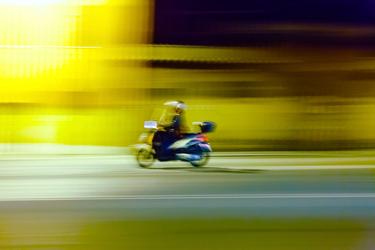 Vol à la portière en scooter © Maksim Shebeko