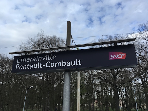 Gare de Émerainville - Pontault-Combault - Signalétique 2017 © CROUS