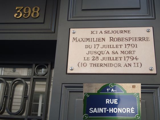 Georges Couthon logeait dans le même immeuble que Maximilien de Robespierre Rue Saint Honoré à Paris, au n°366 à l’époque, devenu le n° 398.