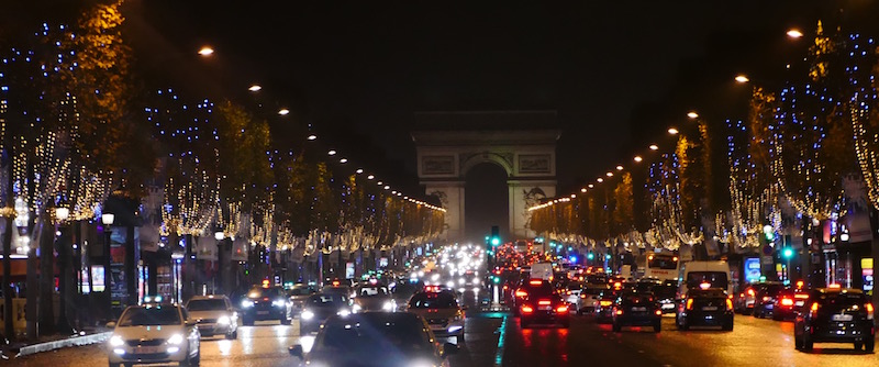 Les mêmes illuminations en 2014 et 2015 sur les Champs Elysées © VD - PT - le 19 novembre 2015.