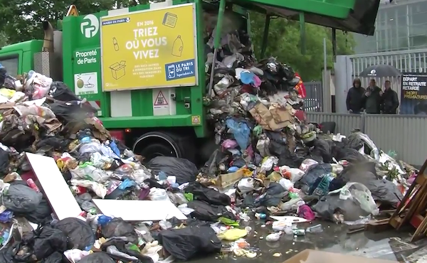 Usine de la TIRU à Ivry-sur-Seine le 30 mai 2016 : les déchets de Paris livrés © TC.