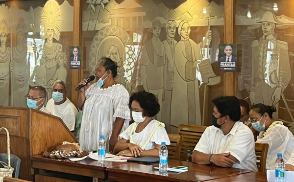 La salle du conseil de la mairie de Papeete a accueilli une réunion publique pour l'annonce de l'accord Nena - Zemmour - Photo : DR.