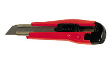 Vols de sédatifs et d'argent avec un cutter