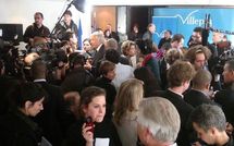 Villepin inaugure son PC de campagne dans le 6e arrondissement