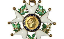 Croix de la Légion d’honneur dérobée dans une voiture