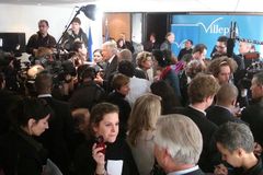 Interviews suite à l'annonce de la candidature de Dominique de Villepin 16 janvier 2012 