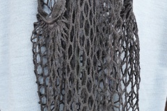 Robe en laine des années 1970 et sac à provision en crochet - slow fashion