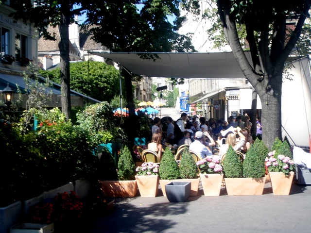 TdP (c) : A l'ombre de la terrasse du café Louis Philippe le tournage de Gossip Girl commence