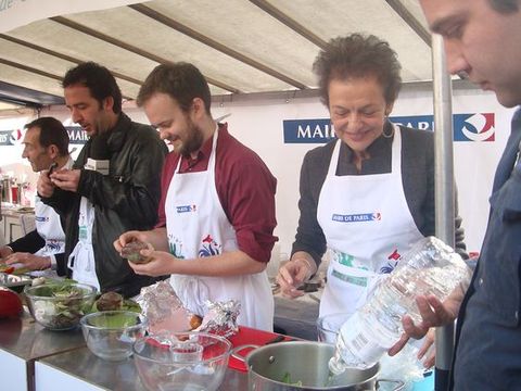 Cours de cuisine gratuit sur le maché Maubert à Paris