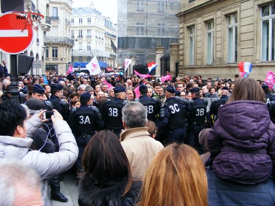 Rue de Presbourg bloquée avenue Kleber Manif pour tous 24 mars 2013 
