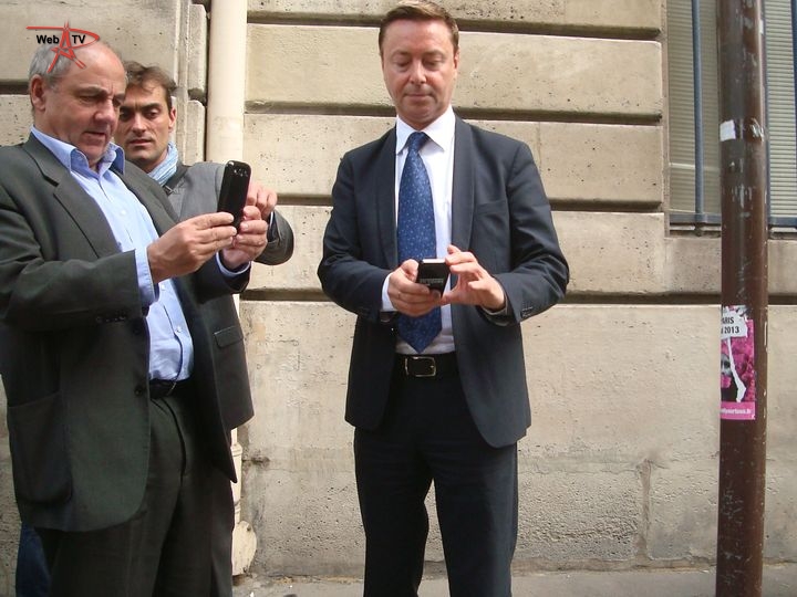 Philippe Ducloux et Jean-Louis Missika testent l'appli gratuite pour téléphone portable  